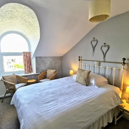 Westcliff Bed & Breakfast 3*